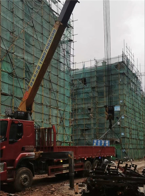 铁岭市“慢工细活”—— 吊车的 “微动控制” 技术